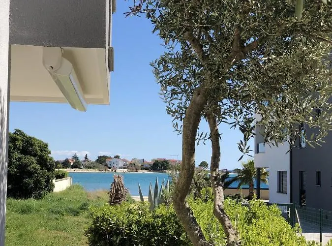 In With Seaview, Terrace, Air Condition, Wifi شقة *