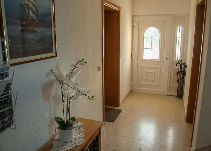 شقة In With Seaview, Terrace, Air Condition, Wifi