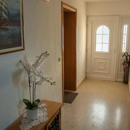 Apartman In With Seaview, Terrace, Air Condition, Wifi