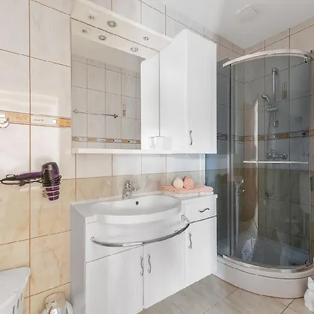 Apartman In With Seaview, Terrace, Air Condition, Wifi