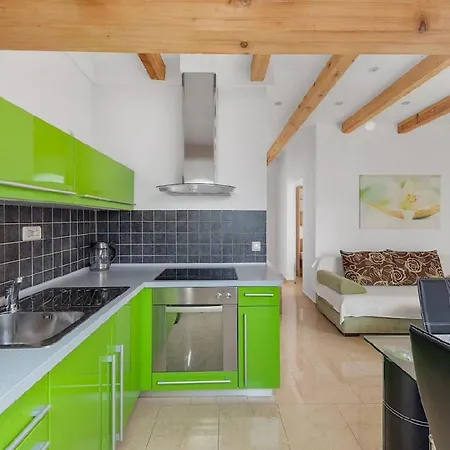 Apartment In With Seaview, Terrace, Air Condition, Wifi