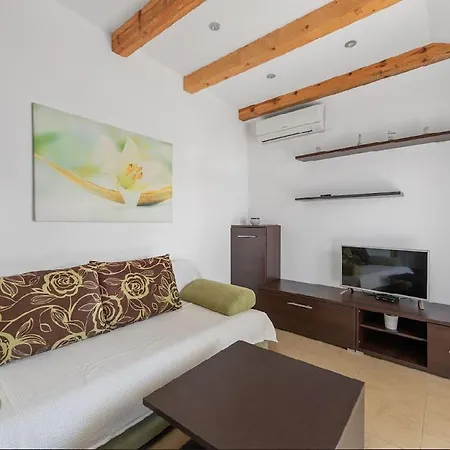 In With Seaview, Terrace, Air Condition, Wifi