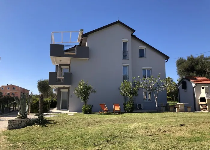In With Seaview, Terrace, Air Condition, Wifi * Sukošan