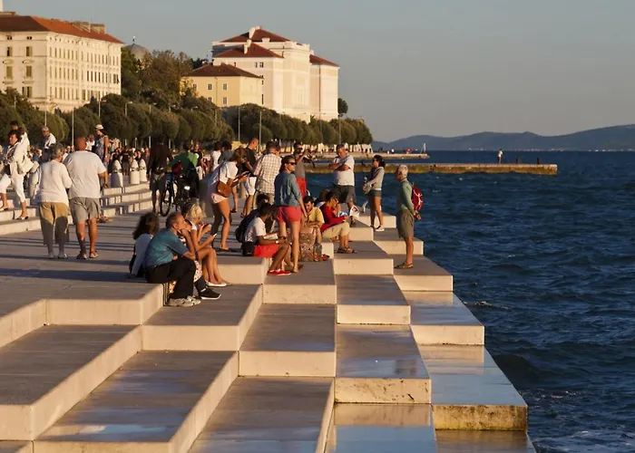 In With Seaview, Terrace, Air Condition, Wifi Lejlighed Sukošan